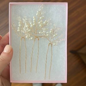3 Pearl and crystal hair pins new never used